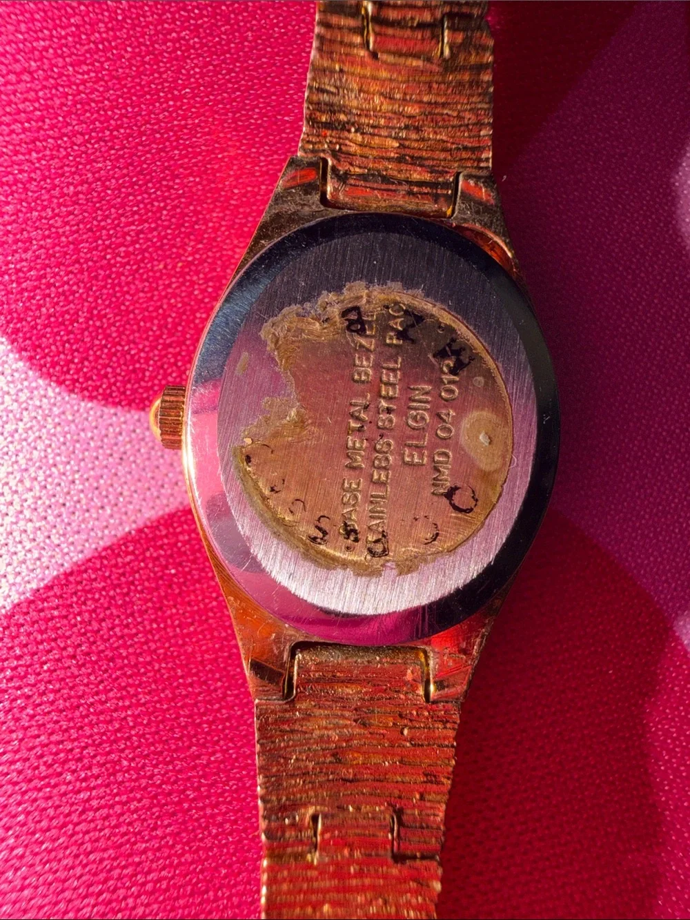 Vintage Elgin Ladies Goldtone Nugget Diamond Accent Quartz Watch GUC 6.5” long